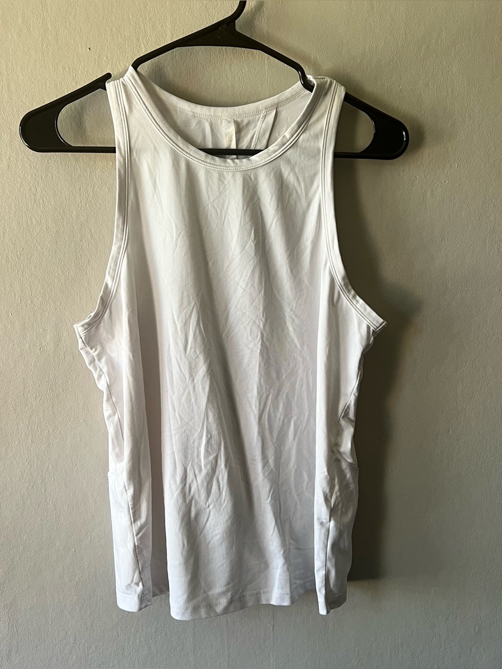 Fabletics White Dry-Flex Twisted Open Back Tank Size Small